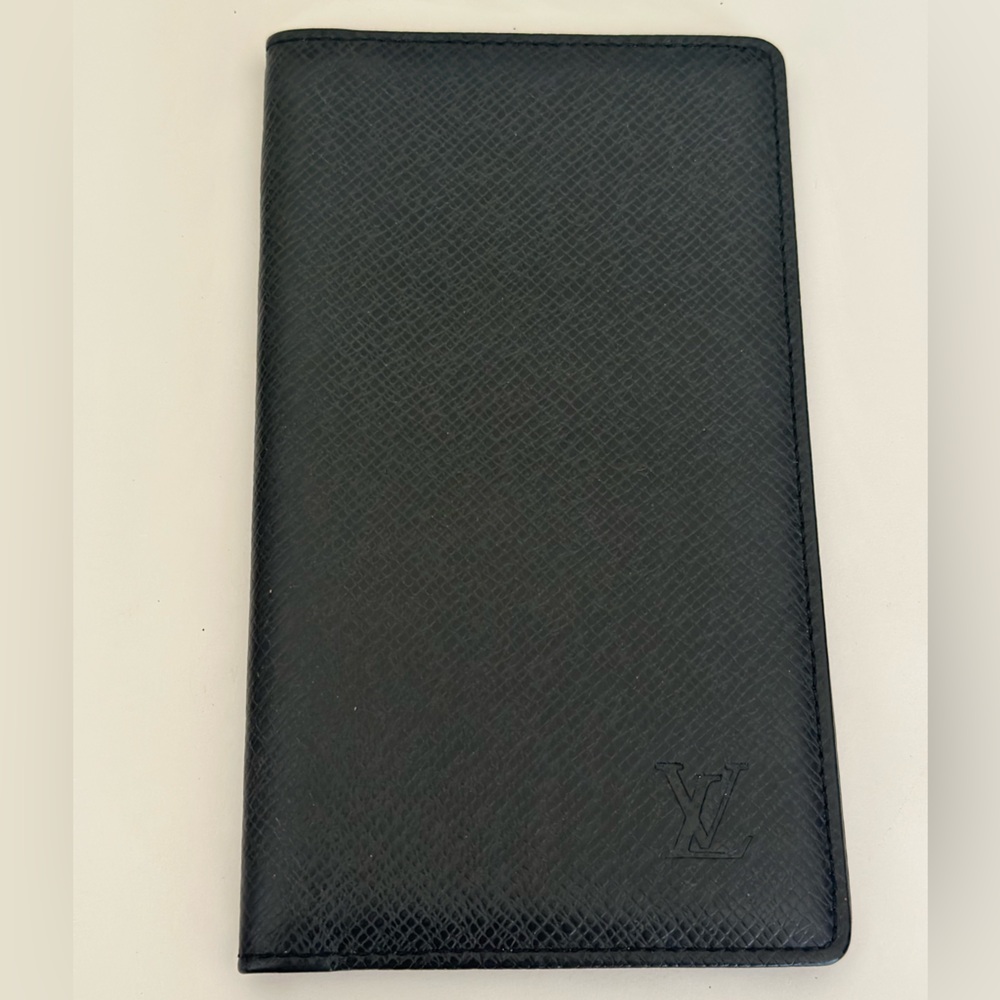 New condition Louis vuitton black wallet